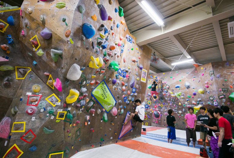 エナジークライミングジム 春日部店 Climbersはクライミング ボルダリングをテーマにした総合webサイト