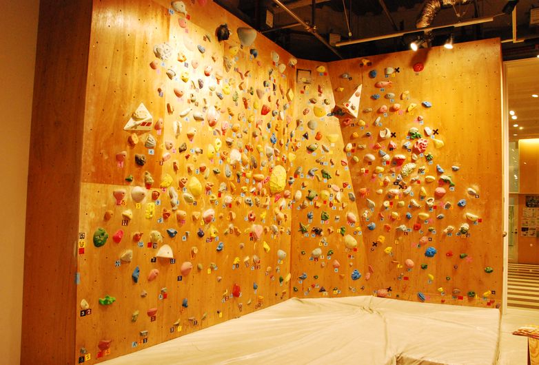 Rock Wall 辻堂店 Climbersはクライミング ボルダリングをテーマにした総合webサイト