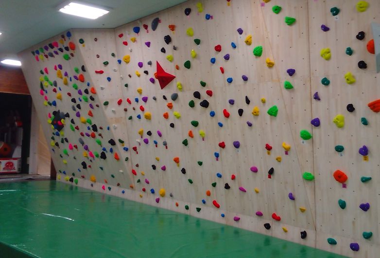 スポーツオーソリティ 新小松店 Climbersはクライミング ボルダリングをテーマにした総合webサイト