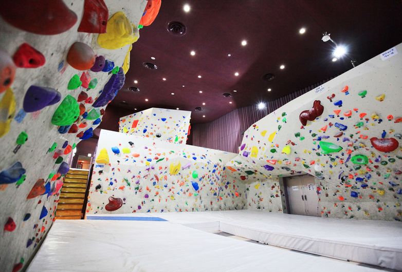 クライミングジム Adsummum 新京極店 Climbersはクライミング ボルダリングをテーマにした総合webサイト