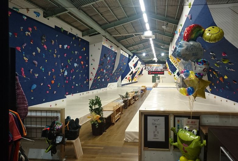 フリーズケイブボルダリングジム舞鶴店 Climbersはクライミング ボルダリングをテーマにした総合webサイト