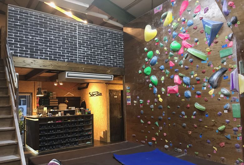 クライミングジムシエスタ 高井田店 Climbersはクライミング ボルダリングをテーマにした総合webサイト