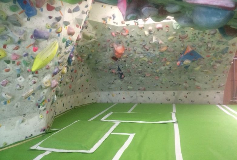 スハラクライミングジム 西宮店 Climbersはクライミング