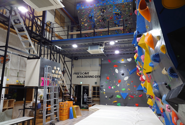 フリーズケイブボルダリングジム丹波店 Climbersはクライミング ボルダリングをテーマにした総合webサイト