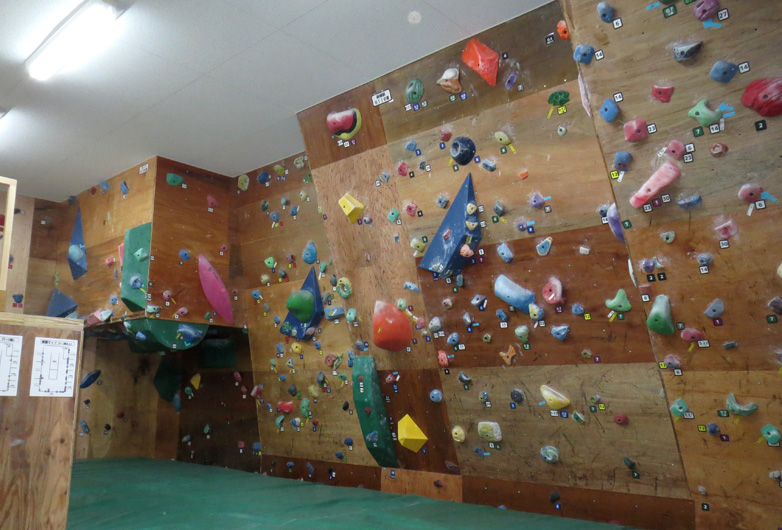 ボルダサイズ川西能勢口店 Climbersはクライミング ボルダリングをテーマにした総合webサイト